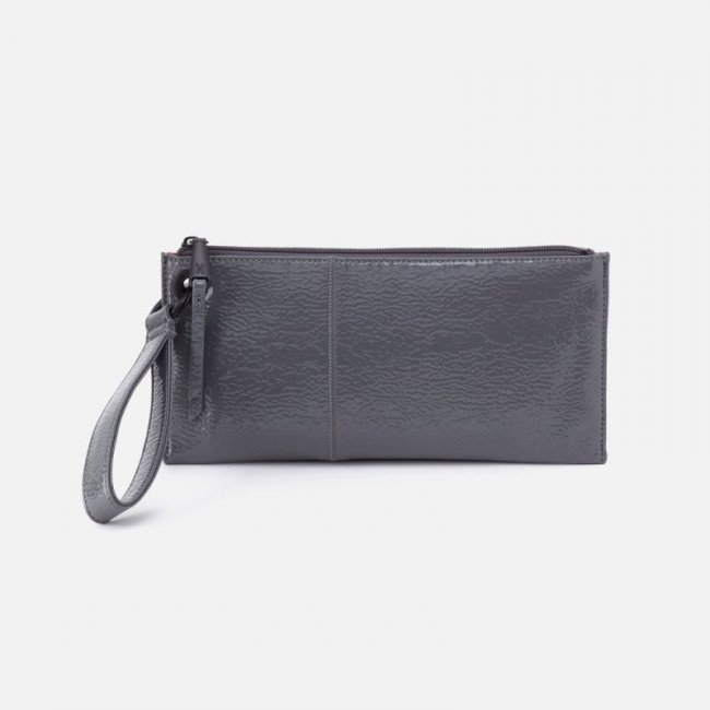 Hobo Women's Vida Wristlet in Pebbled Patent - Basalt | New Arrivals