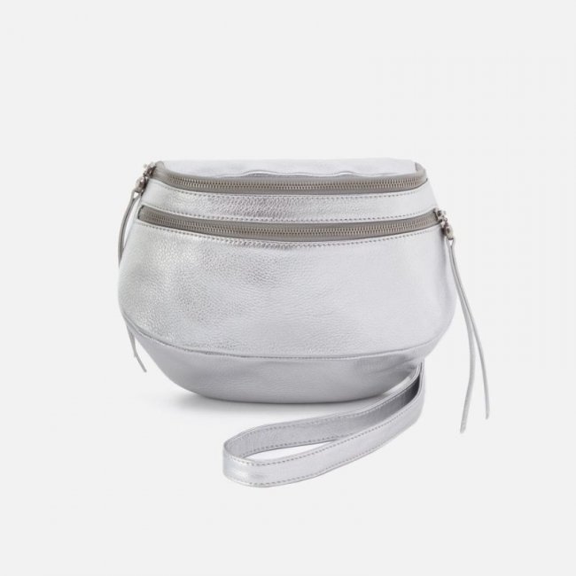 Hobo Women's Fern Convertible Sling in Metallic Leather - Argento | New Arrivals