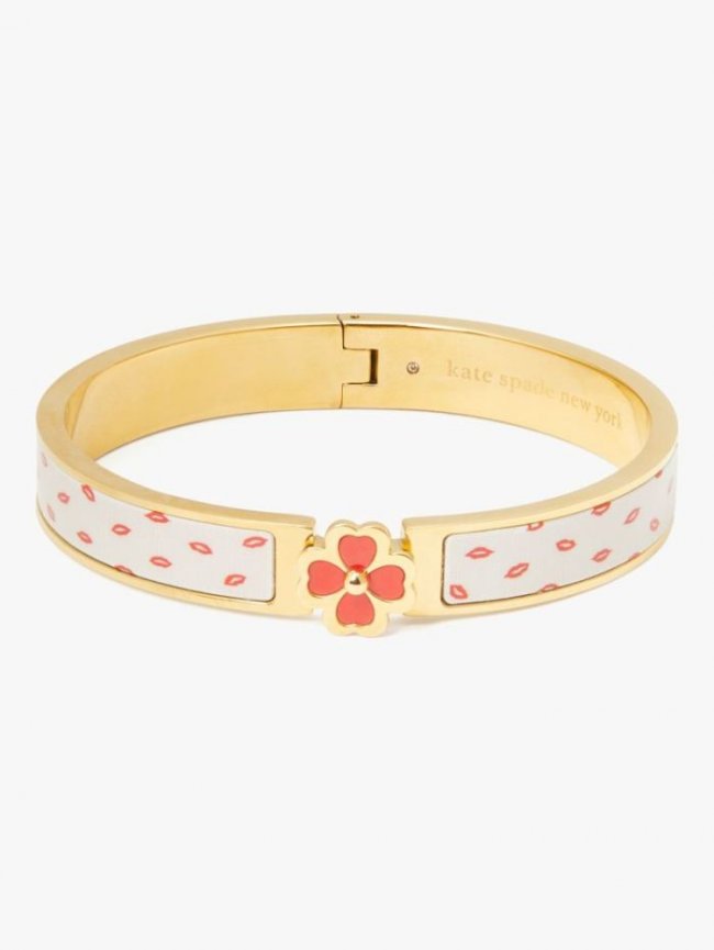 Kate Spade Women's Cream Kisses Heritage Spade Flower Hinged Bangle | Canada