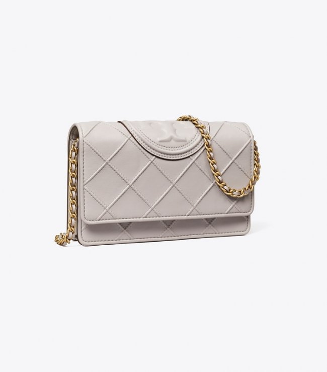 TORY BURCH FLEMING SOFT CHAIN WALLET - Bay Gray | Free Shipping