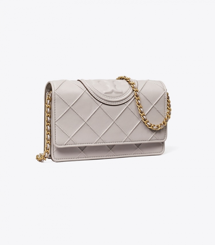 TORY BURCH FLEMING SOFT CHAIN WALLET - Bay Gray | Free Shipping